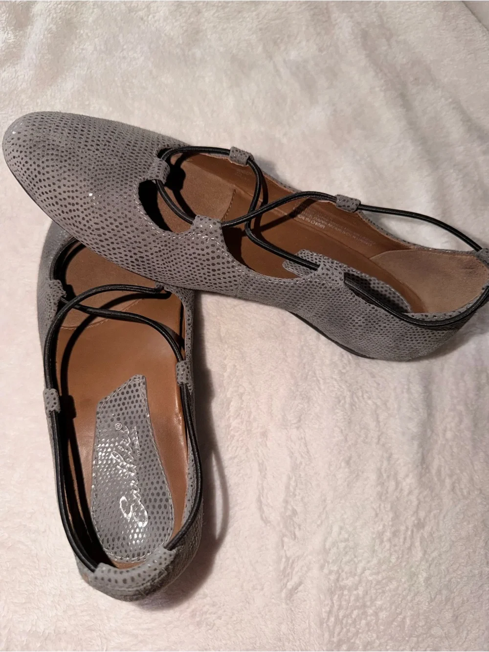 Earthies Essen ballet flats, size 7B, cage-style design with elastic strap